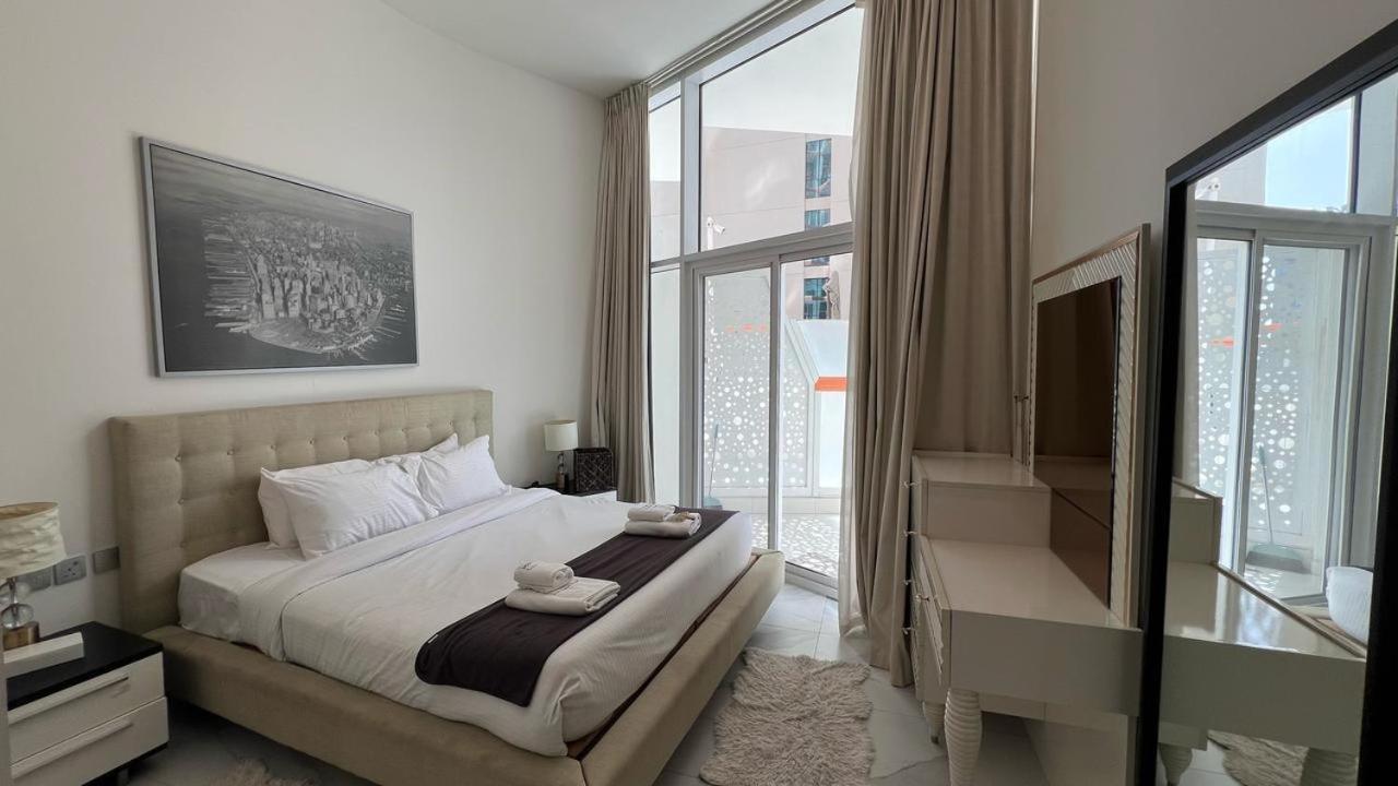 Luxurious Bedroom With Pool L Business Bay Canal L 10 Min To Mall L Burj Khalifa L Down Town