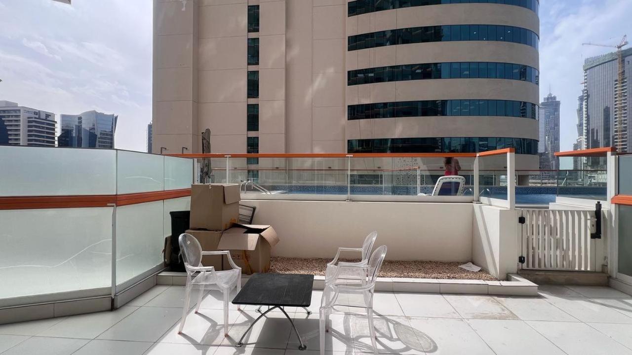 Apartment Luxurious Bedroom With Pool L Business Bay Canal L 10 Min To Mall L Burj Khalifa L Down Town *